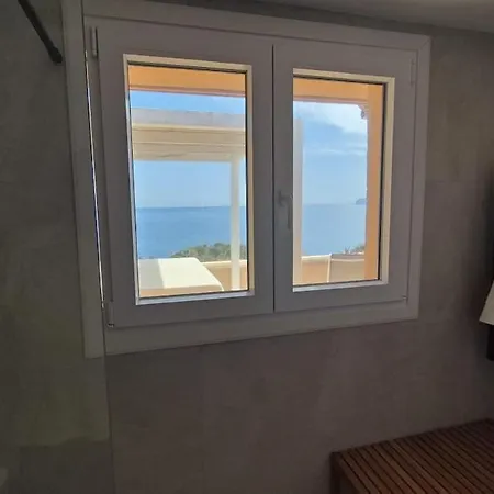 Espectacular Duplex En Primera Linea De Mar شقة *