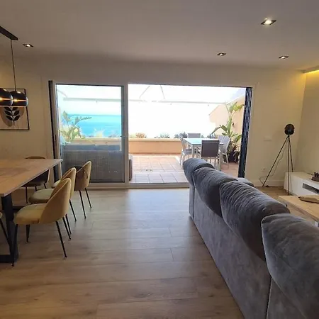 Espectacular Duplex En Primera Linea De Mar شقة *